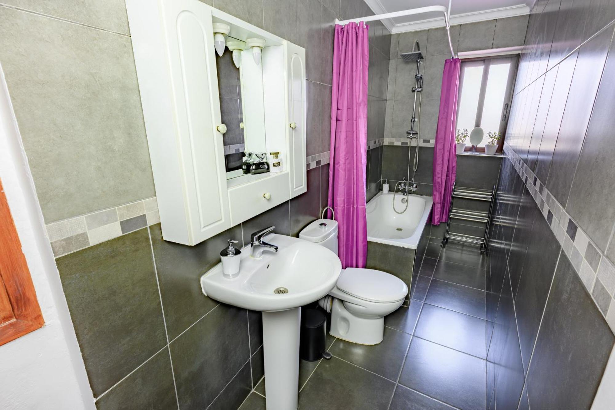 Astarte Guesthouse Castillo de Locubín Екстериор снимка